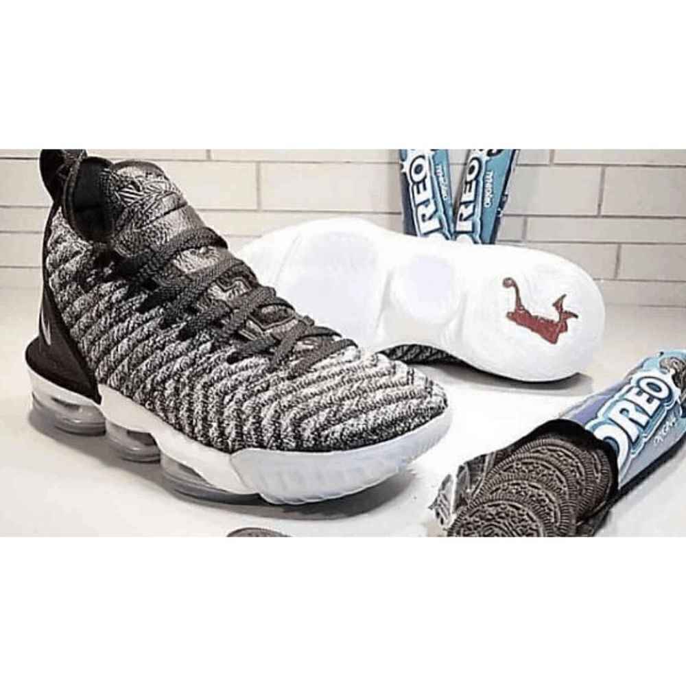 EUC 2018 Nike LeBron James 16 Ashes Black White Oreo Mens Basketball Shoes